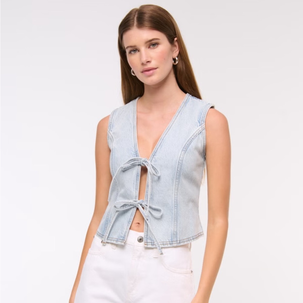 Abercrombie and Fitch denim front tie vest light wash NWT - Picture 2 of 2